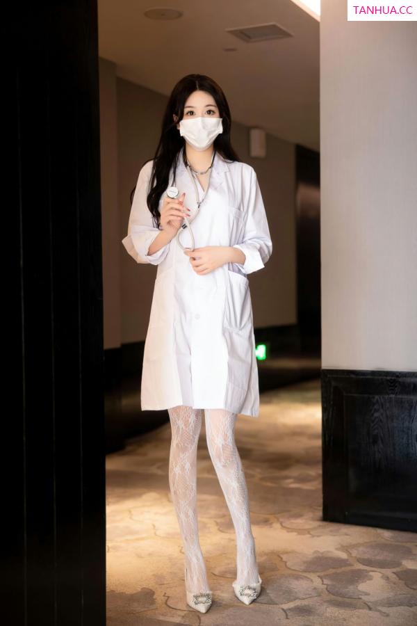 江真真  [XiuRen]高清写真图 2023.01.13 No.6130 江真真 护士服美臀第3张图片
